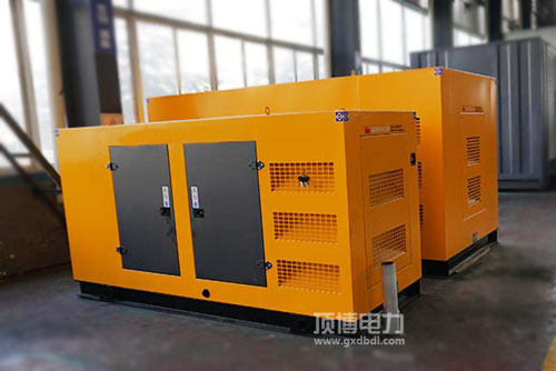 集裝箱式柴油發(fā)電機(jī)組的優(yōu)點(diǎn)有哪些？戶外機(jī)組一定要選擇靜音箱