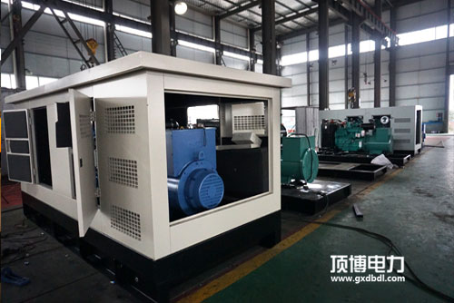 柴油50kw發(fā)電機(jī)組意想不到并機(jī)4大好處，除了省油，更能集中調(diào)度！